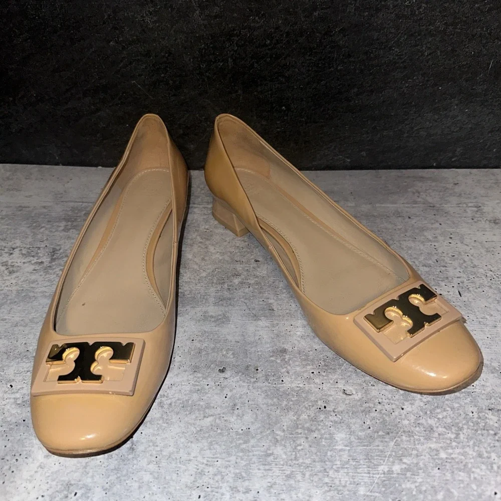 TORY BURCH GIGI NUDE PATENT LEATHERBLOCK HEEL PUMP SIZE 9 $348